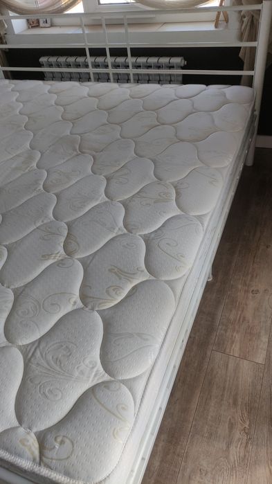 Кровать двухспальная