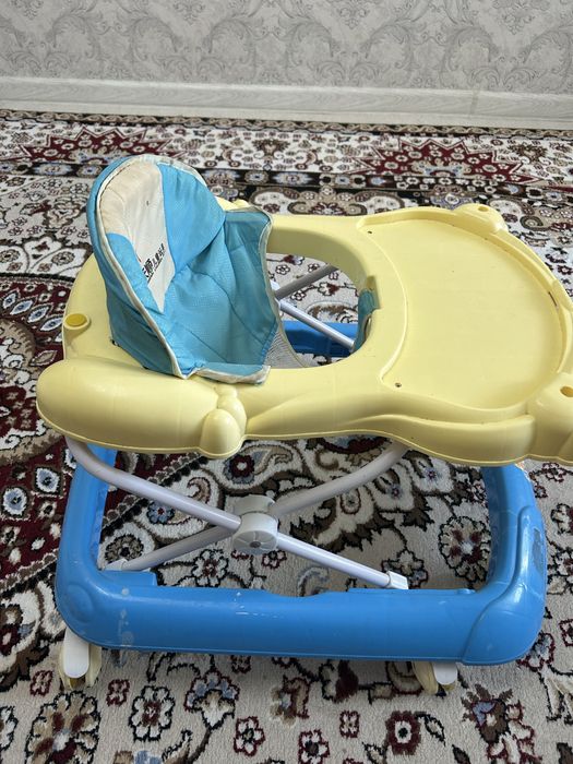 Ходунок для ребенка