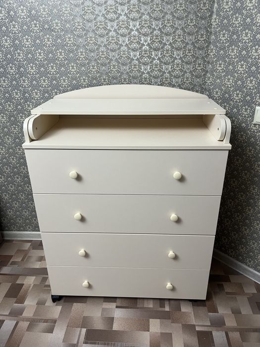 Пеленальный столик