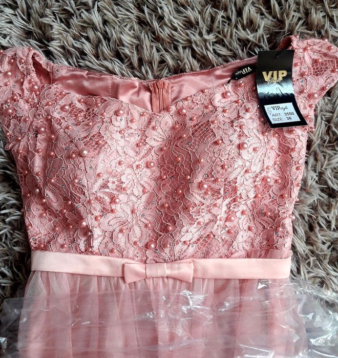 Продам платье новое