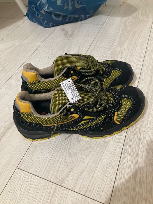 Мужская обувь, туфли, кроссовки