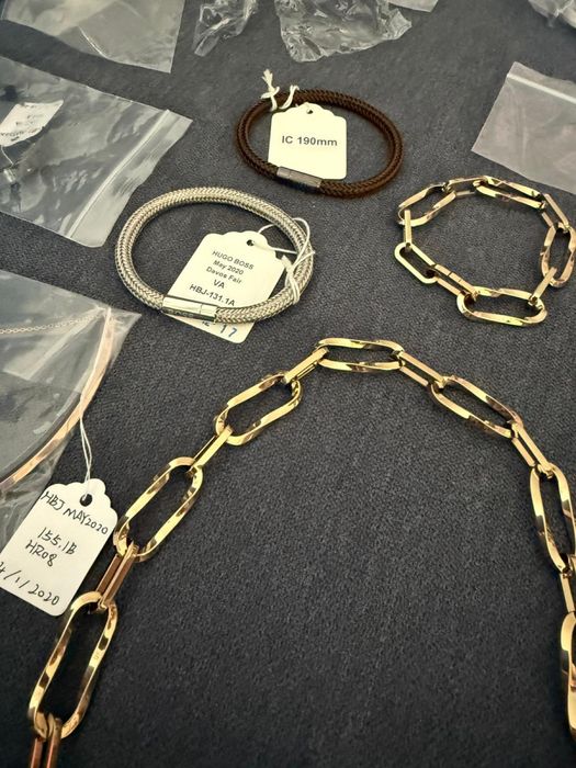 Hugo Boss Гривни и обици