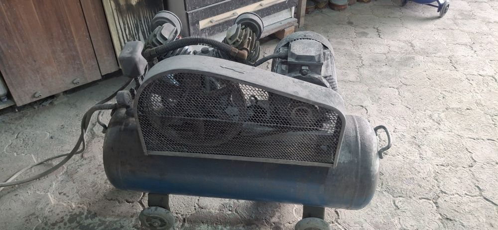 Компрессор буу рабочем состояние 380 вольт 100 литр