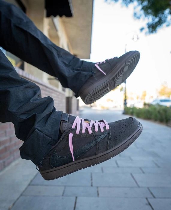 Trawis Scott «Velvet Brown»