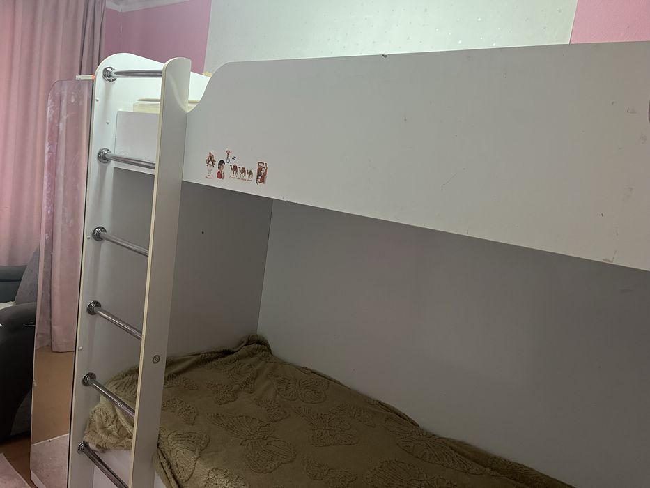 Продам двухъярусный кровать