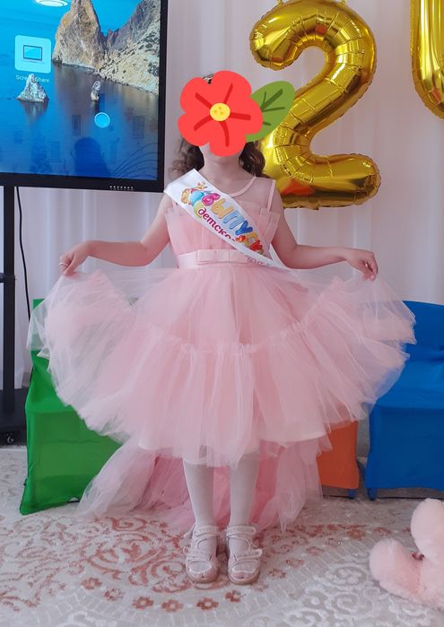 Продам платье со шлейфом