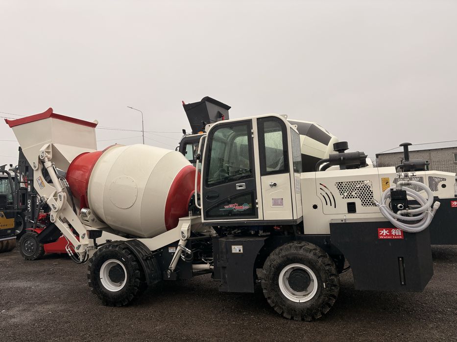 Betonomixer Трактор