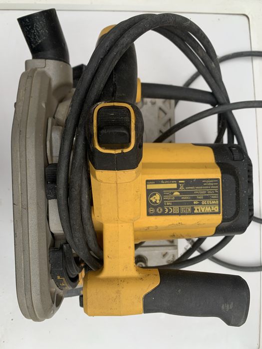 DeWALT DWS520 /230V/1300W/ потапящ циркуляр
