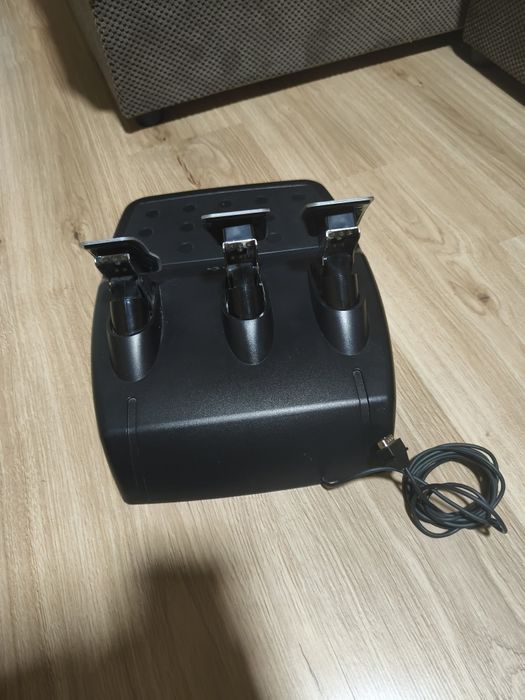 Волан и педали+скоростен лост Logitech g29