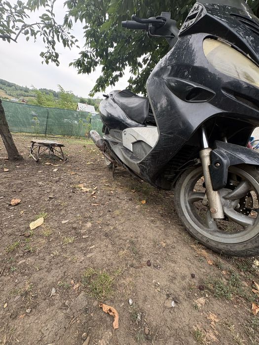 Malaguti madiosn 125cc 4 timpi