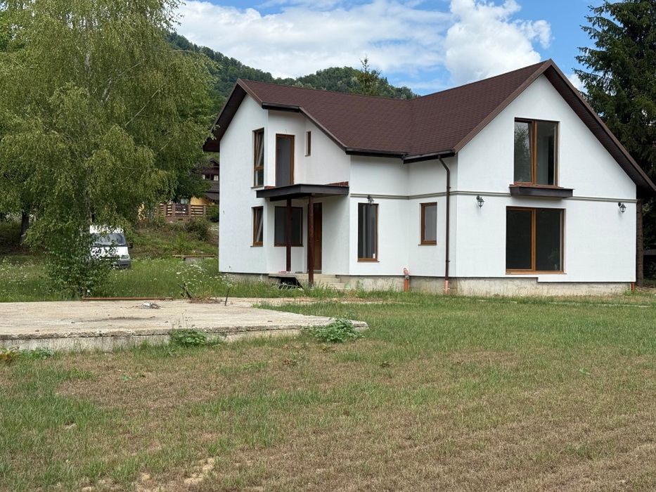 Vând  casă în Tăuții de Sus