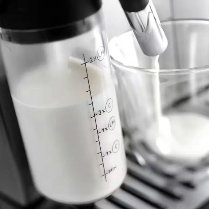 Кофемашина DeLonghi ECAM290.61.SB Magnifica Evo 3 года