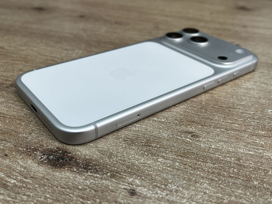 iPhone 17 Pro Max 256GB с Гаранция на 1 цикъл