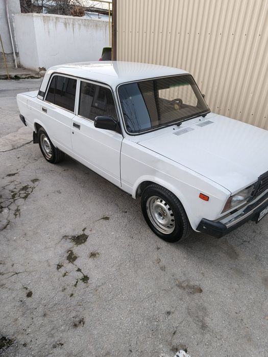 VAZ2107 sotiladi