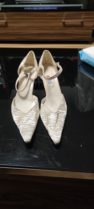 Сватбени Булчински рокли