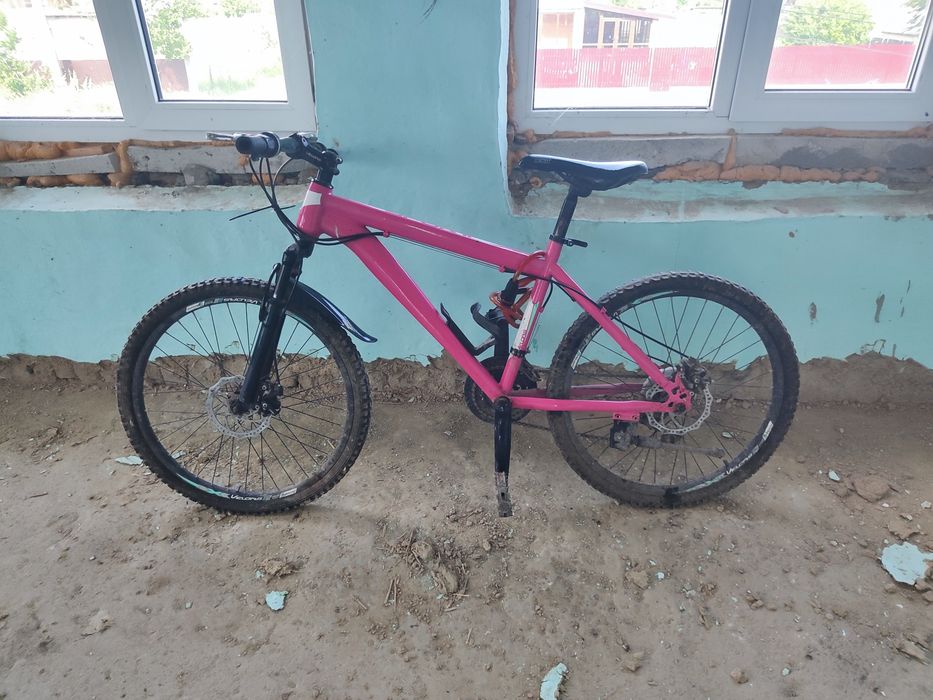 Vând  2 biciclete