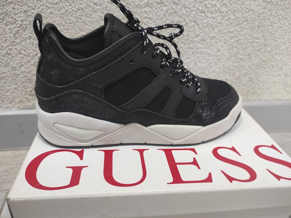 Дамски маратонки Guess