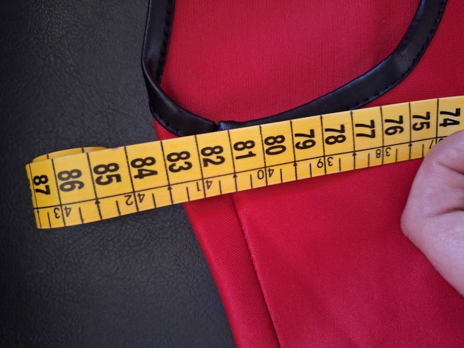 Продавам стилна рокля