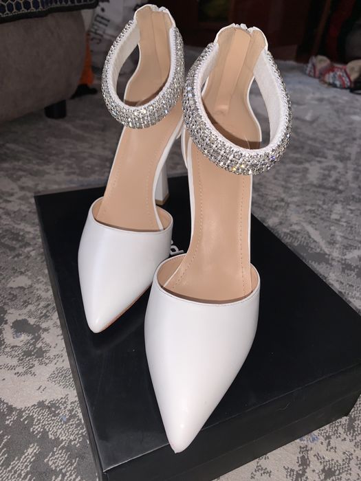 Новые свадебные туфли