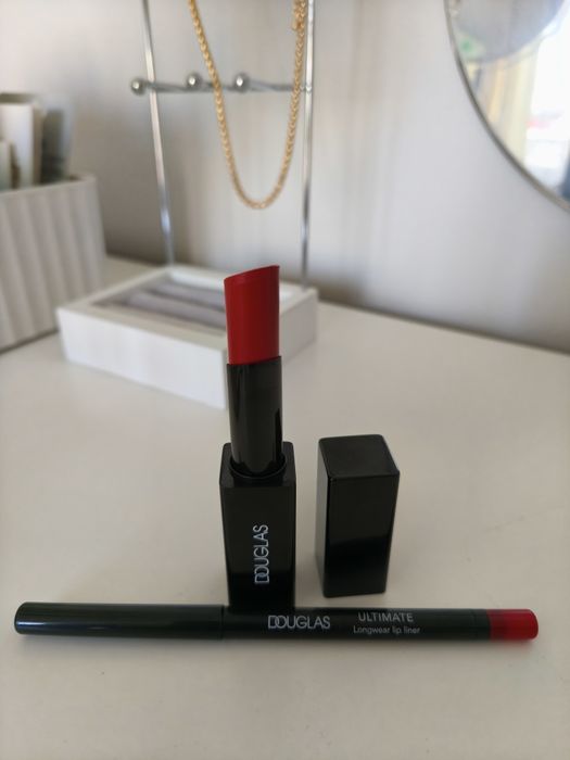 Червено червило + молив Douglas