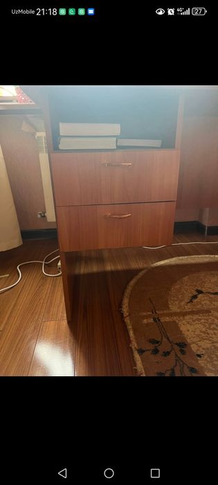 Письменный стол бу в хорошем состоянииПродаю удобный письменный стол в