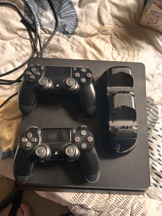 Playstasion 4,500 lsi