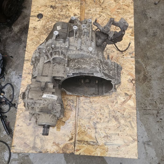 Ръчна скоростна кутия Volkswagen Tiguan 2.0 TDI 4x4 6ск - LMU