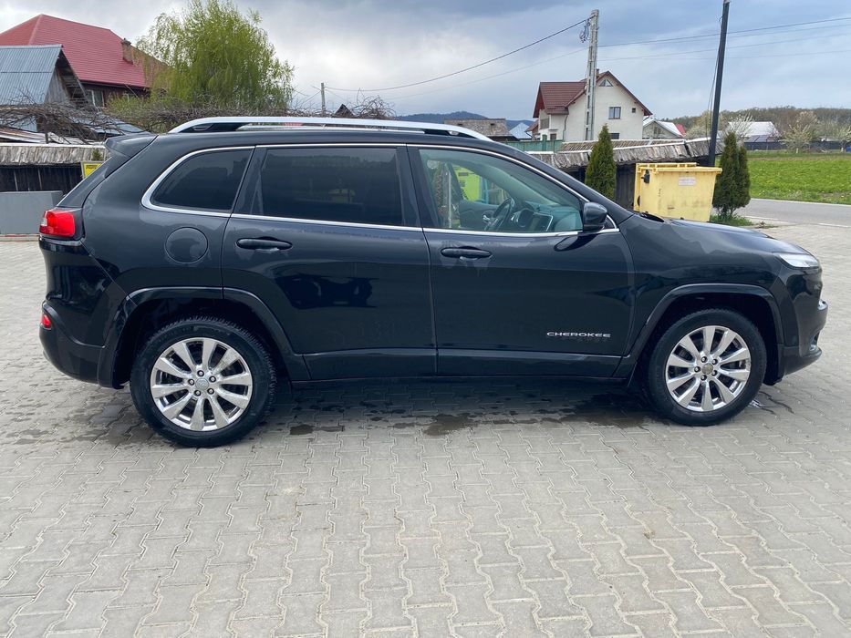 Jeep Cherokee Overland 4x4 automat 128000km full full