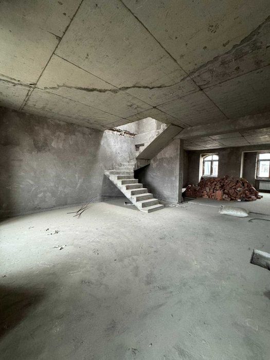 продается квартира ДУПЛЕКС 6/8/8 244м2