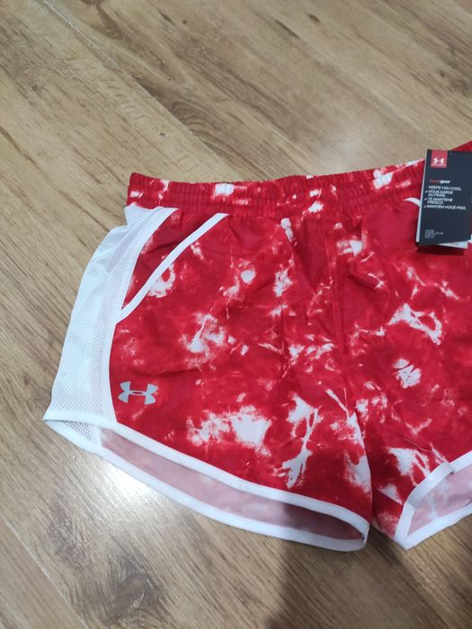 Pantaloni scurți de damă Under Armour mărimea M