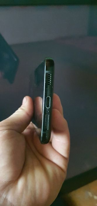 Samsung s21 ultra 5g. 2sim 1 e sim. 225 dollor