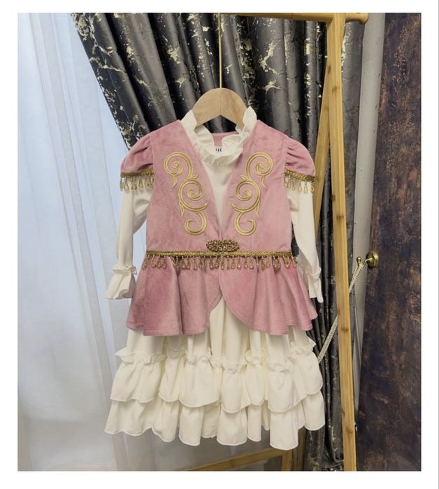 Национальный казахский костюм для девочки