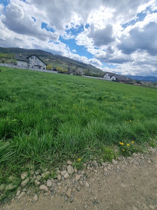 Teren intravilan de vânzare