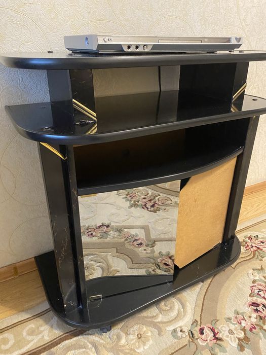 Продам тумбу под телевизор