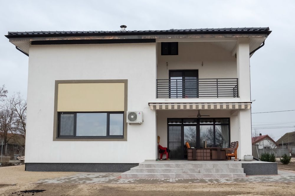 Proiectăm și construim case solide - la ROSU sau la CHEIE