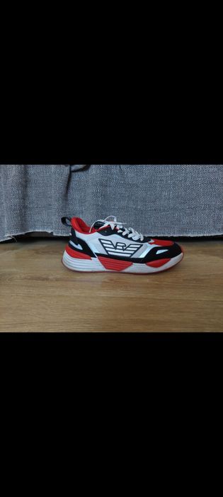 Vând adidasi emporio armani