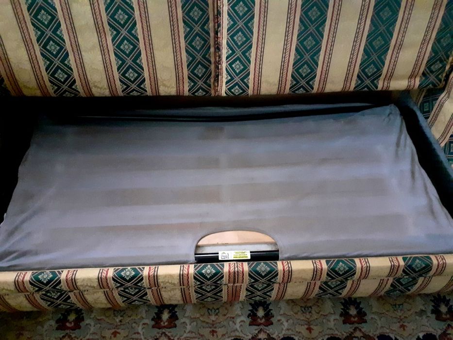 Canapea extensibila 2 locuri