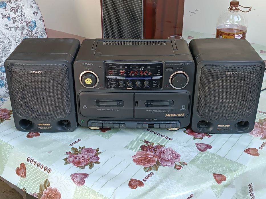 Продам магнитофон SONY в хорошем состоянии