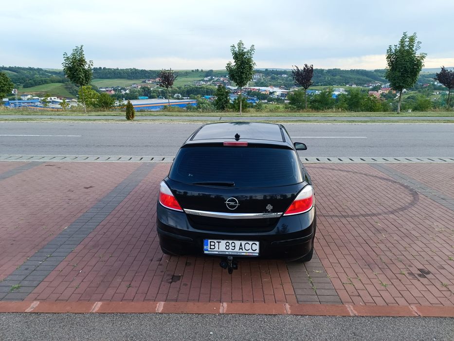 Opel Astra H 1.6  hatchback 
Anul: 2005