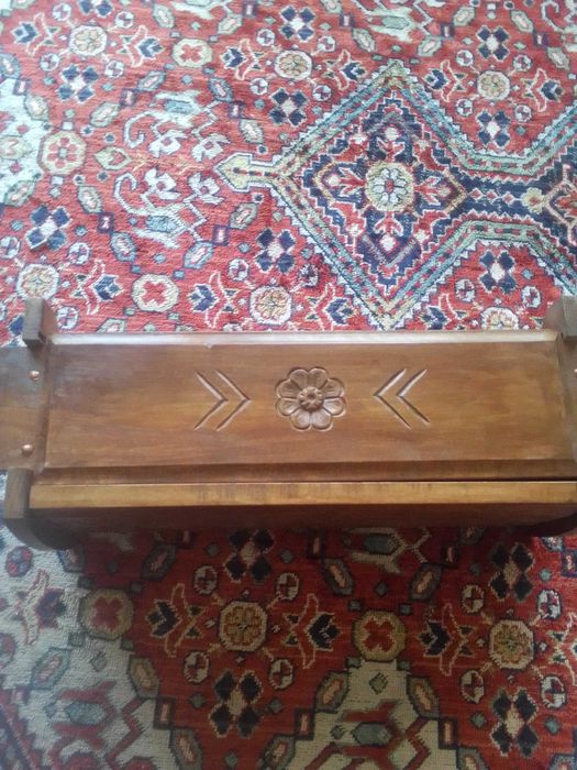 Продавам кутия за вино