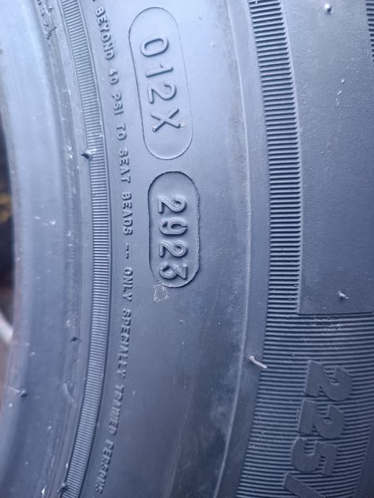 225/65/16 С Michelin Дот 2923