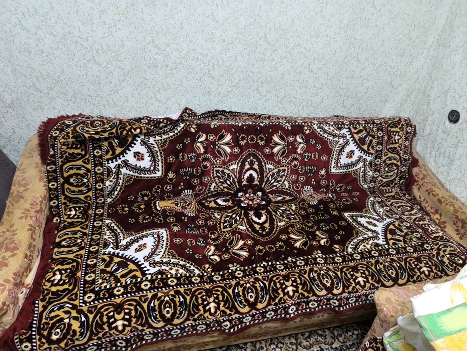 Отдам бесплатно диван и кресло