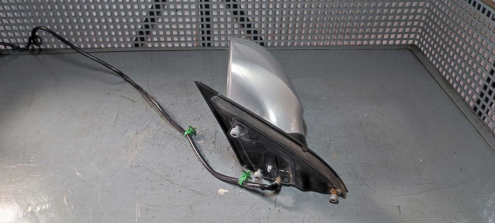 Oglinda stanga volkswagen vw passat B6 break an 2007 cod culoare LA7W
