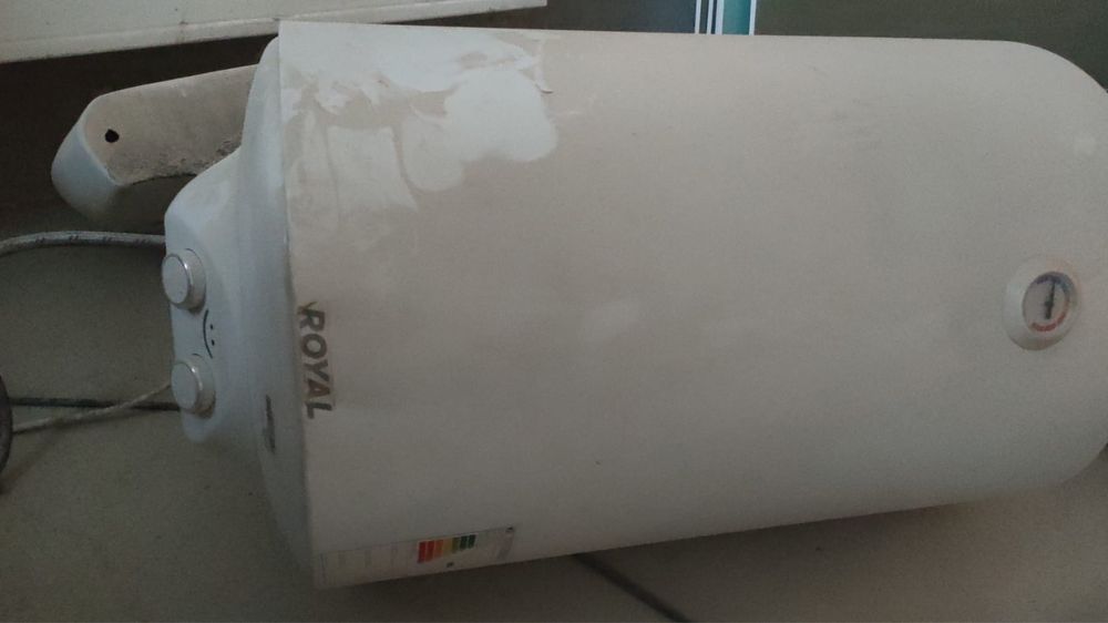 Продам бойлер Ariston