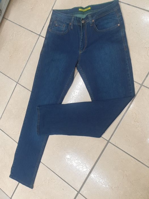 Blugi clasici barbatesti