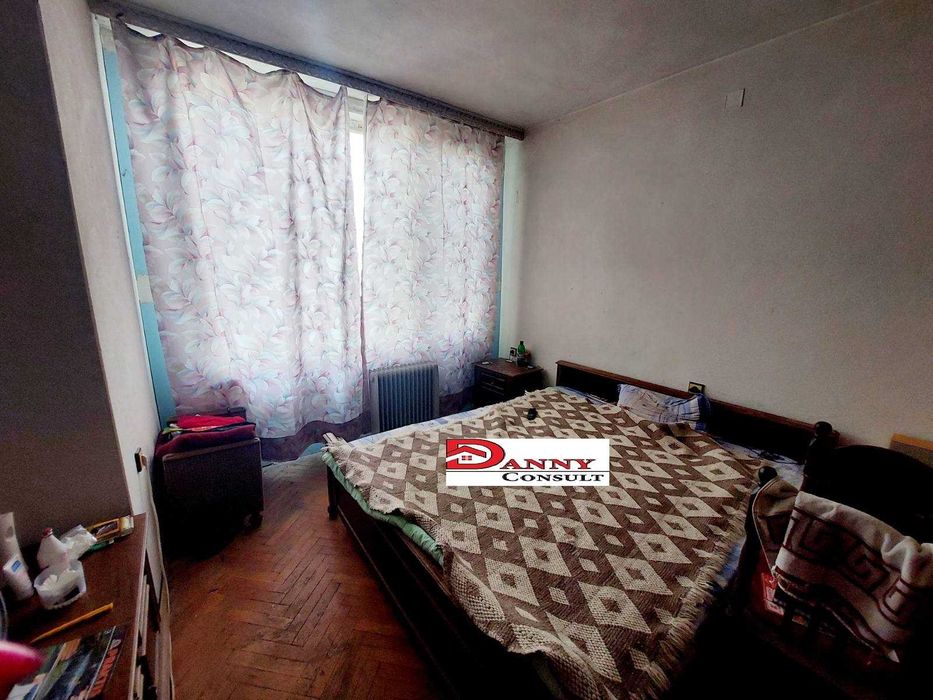 Продава се Тристаен апартамент в Велико Търново, Акация - 95 кв.м за 1158 €/кв.м - Снимка #3
