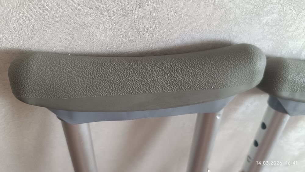 Продам Костыли новые