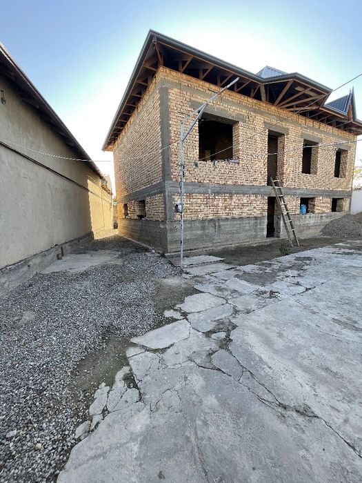 Uy sotiladi. Toshkent viloyati o'rta-chirchiq 
Arentir  Food cty 
(Kot