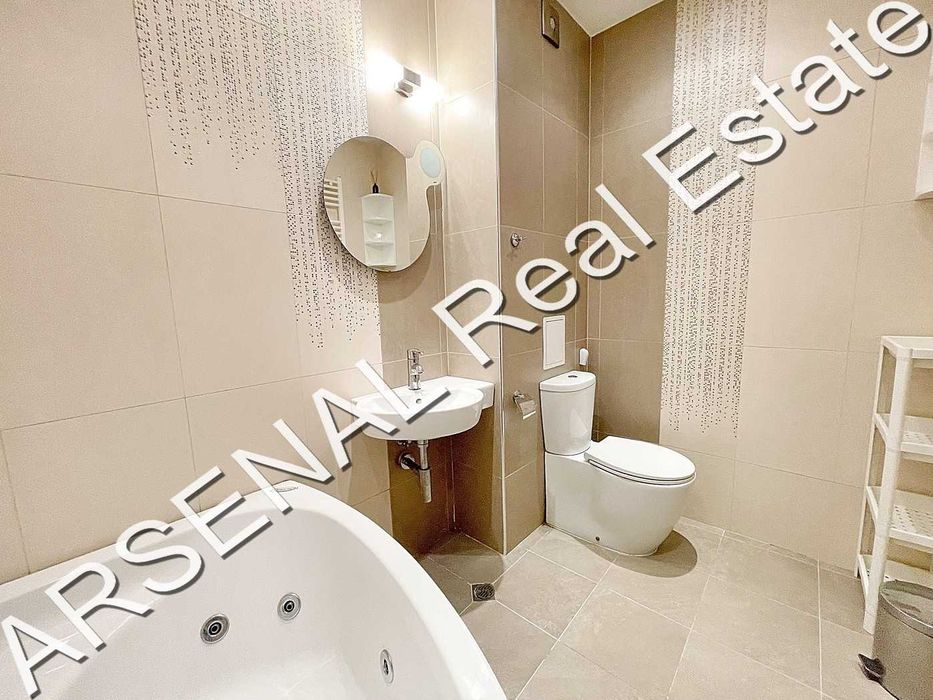 Дава се под наем Тристаен апартамент в София, Изток - 130 кв.м за 1150 € - Снимка #6