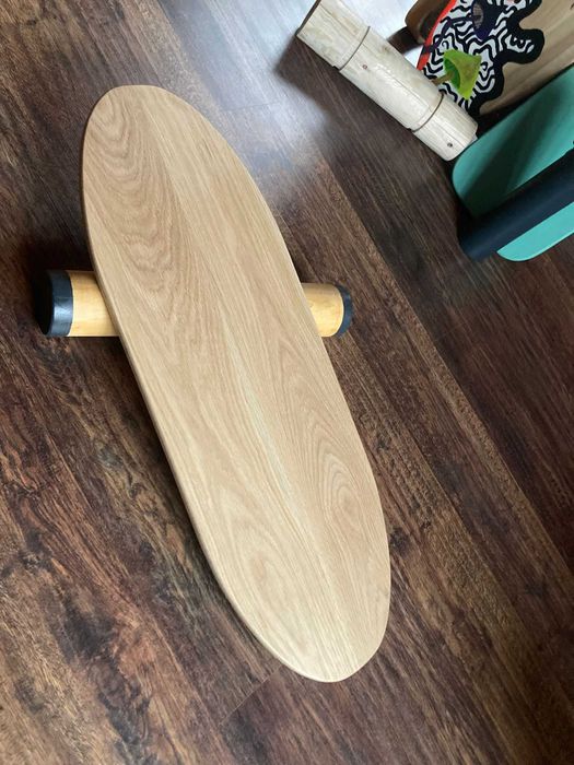 Balance Board meșteșugit manual – placă din stejar, cilindru din tei